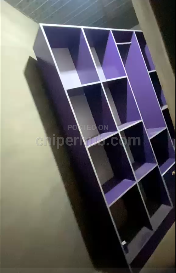 Large Multi-Compartment Wooden Display & Storage Shelf — ChiperHub