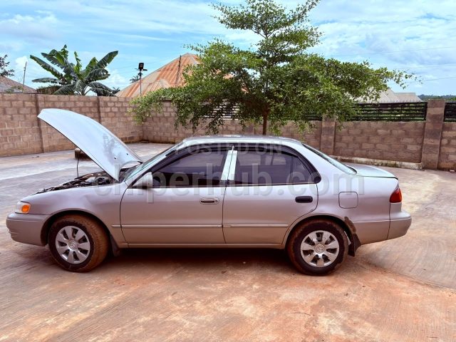 TOYOTA COROLLA 2000
