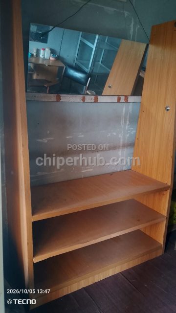 Heavy-Duty Double-Wood Display Shelf with Mirror